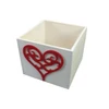 Kép 1/3 - Dekoláda fehér kocka mintás szívvel 13x13cm