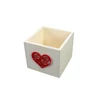 Kép 1/3 - Dekoláda fehér kocka szívecskével 9x9cm
