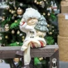 Kép 4/5 - Lógólábú gyermek fenyővel