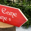 Nyomtatott fa nyíl - Candy Cane Lane 30cm