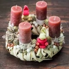 Kép 3/3 - Csináld magad - Rózsaszín babás adventi koszorú