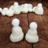 Kép 1/3 - Mini kötött sapka fehér 12db/cs