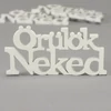 Kép 3/4 - Fa "Örülök Neked" felirat koszorúra fehér 7x14cm 3db/csomag
