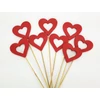 Kép 1/4 - Piros fa lyukas pálcás szívek 8db/csomag