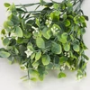 Kép 2/3 - Bogyós buxus csokor fehér