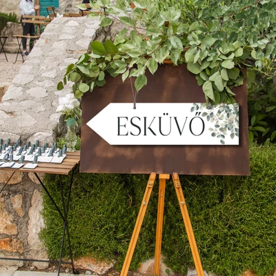 Esküvői iránymutató fa nyíl 30 cm