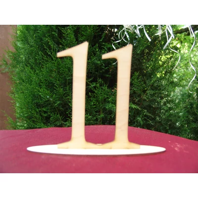 Natúr fa - Asztalszám 11-es