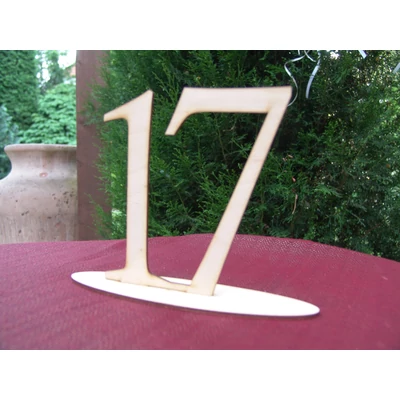 Natúr fa - Asztalszám 17-es