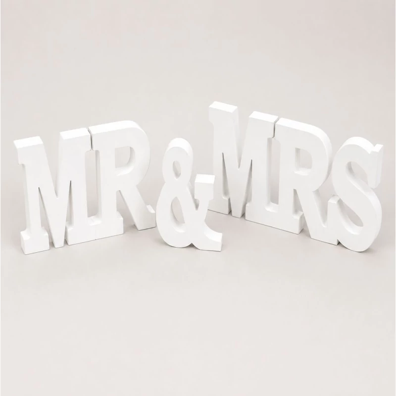 Mr & Mrs felirat fából