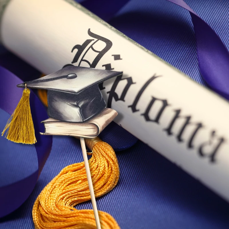 Nyomtatott fa tábla - Diplomaosztó kalap arany bojttal 11,8cm