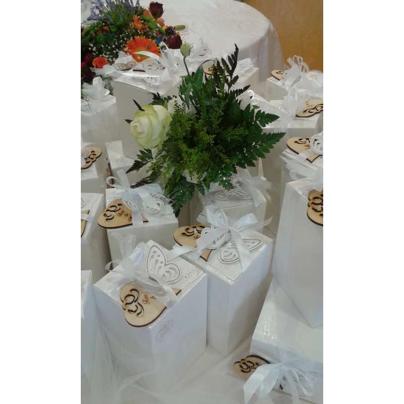 Natúr fa - Gravírozott köszönő ajándék - Szív (12db-tól)