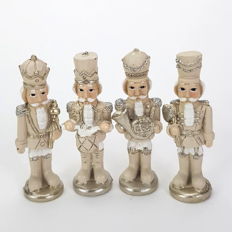 1db Diótörő álló 6cm (4 féle)