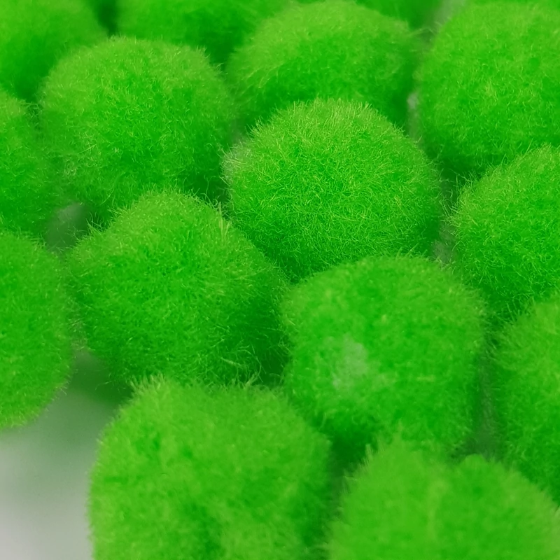 Zöld zsenília pompon 1,5cm 100db/cs
