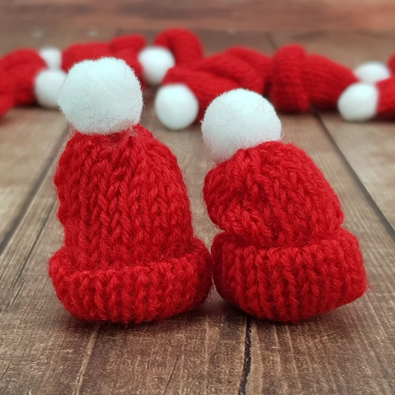 Mini kötött sapka piros 12db/csomag