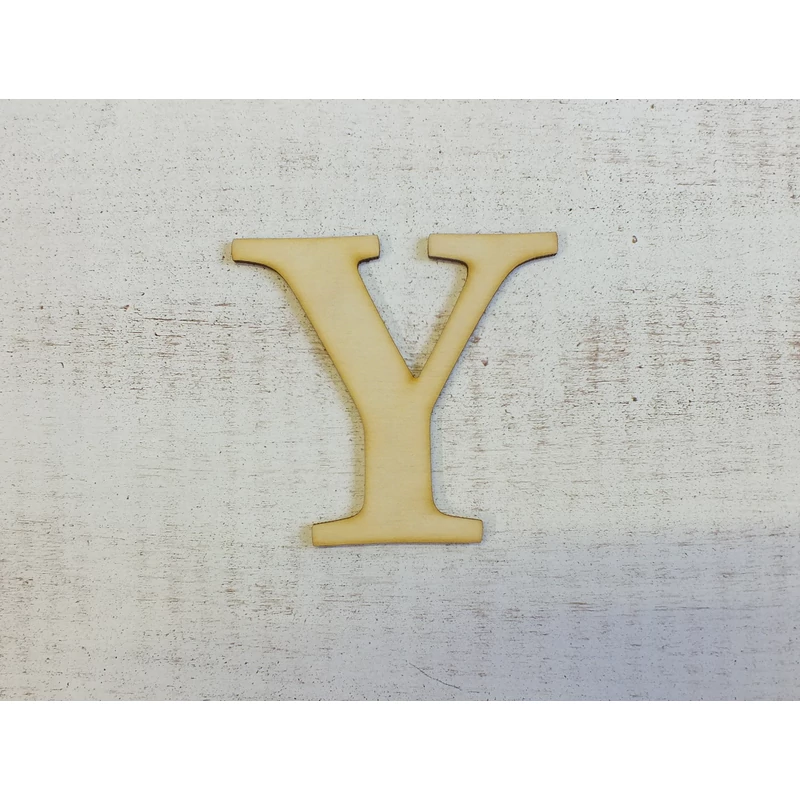 Natúr fa - Betű Carmen 10cm