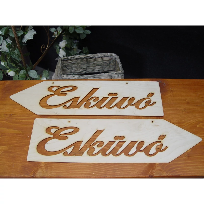 Natúr fa - "Esküvő" irányítótábla  jobb 50cm