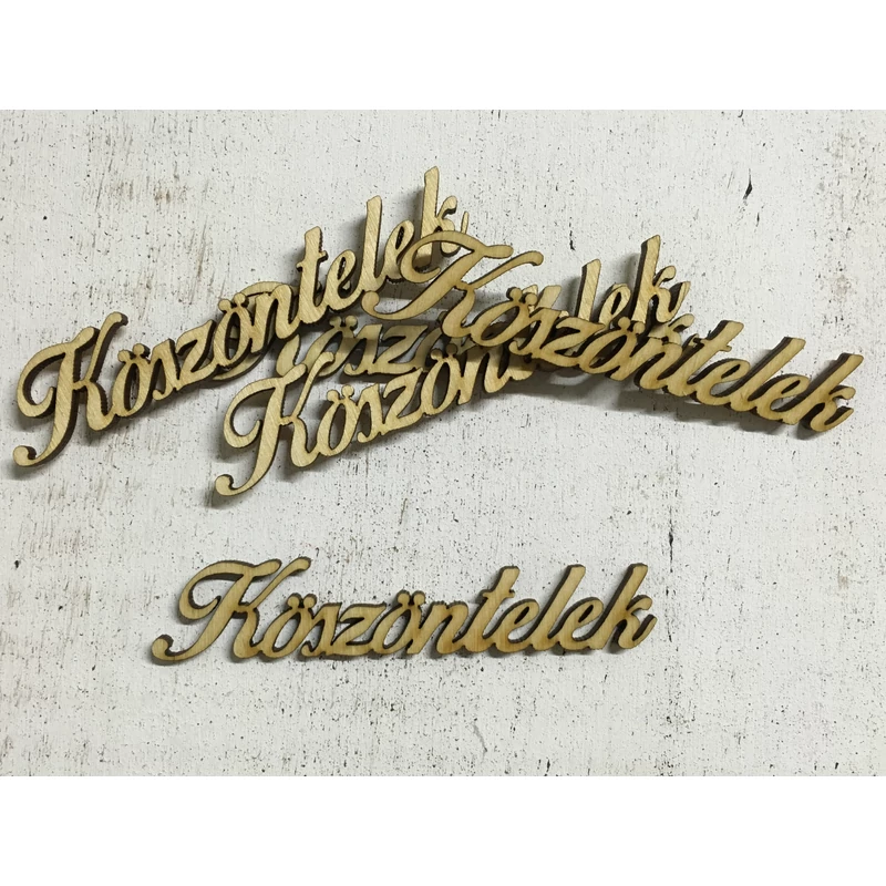 Köszöntelek felirat 10cm 
