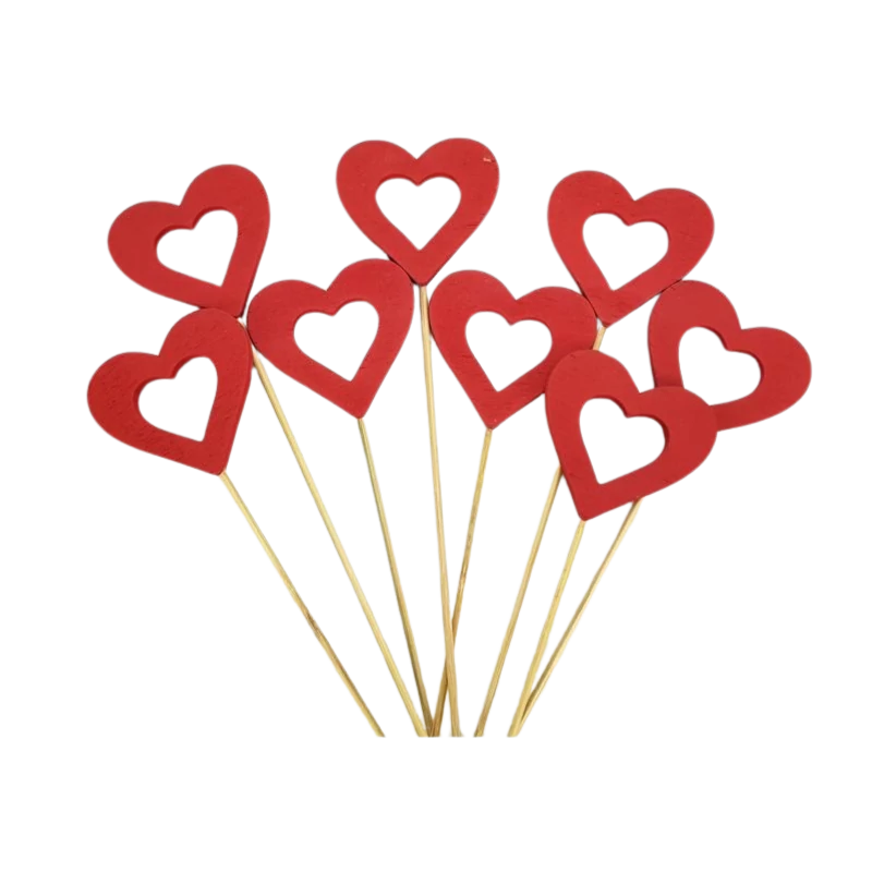 Piros fa lyukas pálcás szívek 8db/csomag