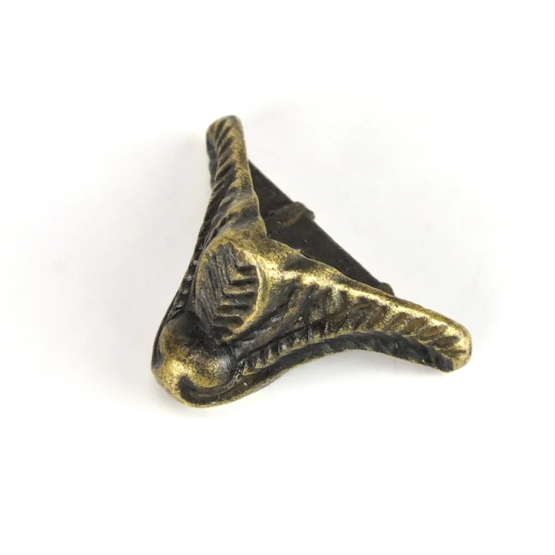 Fém dobozláb + csavarok 4db/csomag