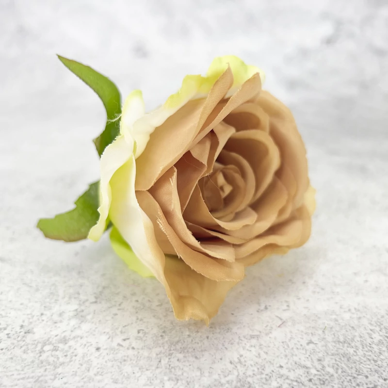 Megarózsa fejek több színben